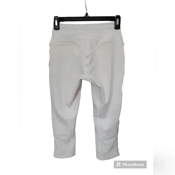 Gymshark PULSE CROPPED LEGGINGS new white align like seams mesh  high performanc - Picture 5 of 6